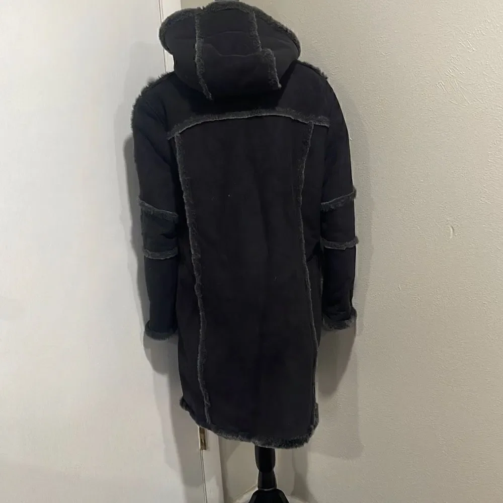 Utex Deaign knee length